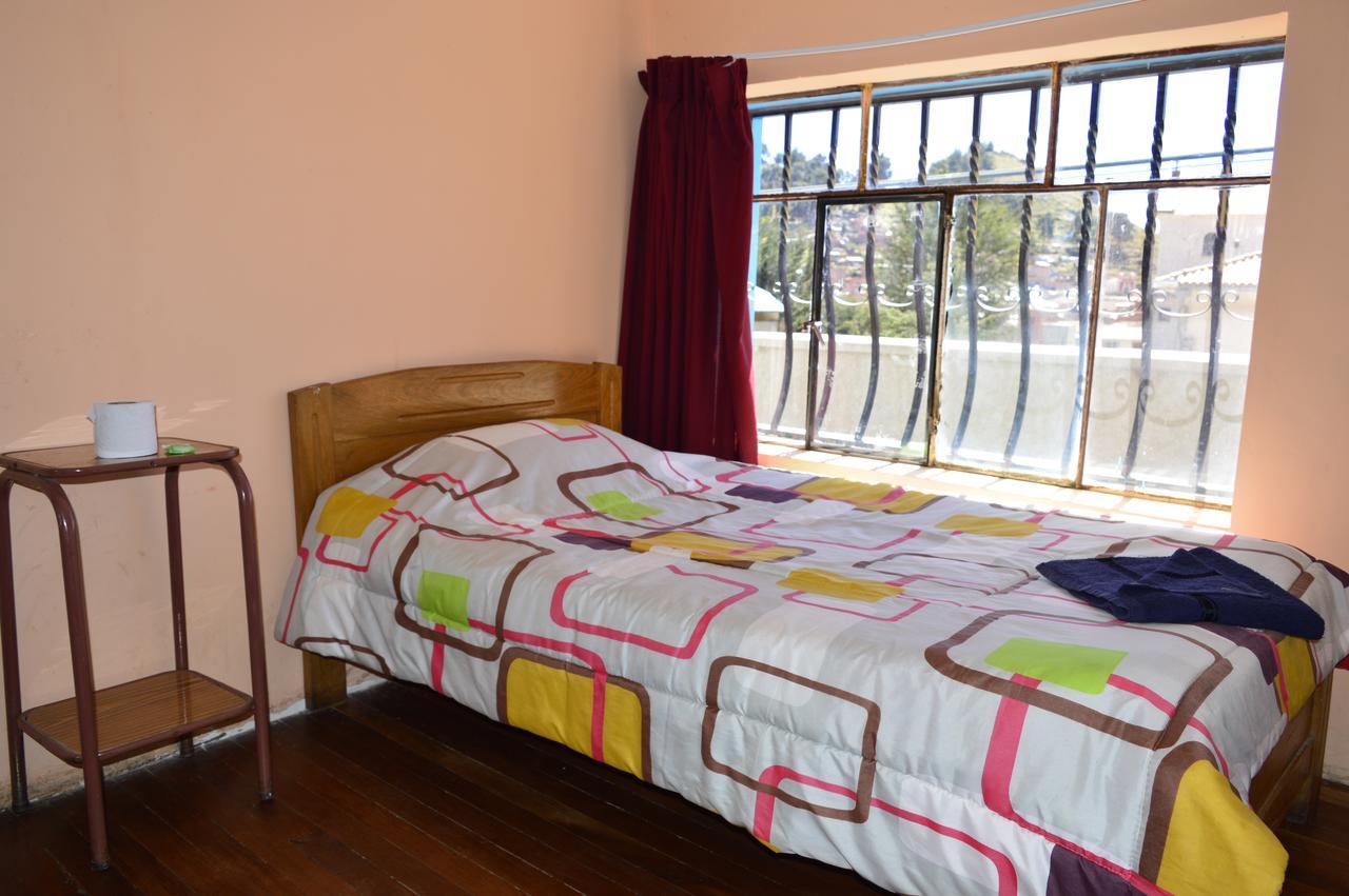 Hostal Florencia Copacabana  Buitenkant foto
