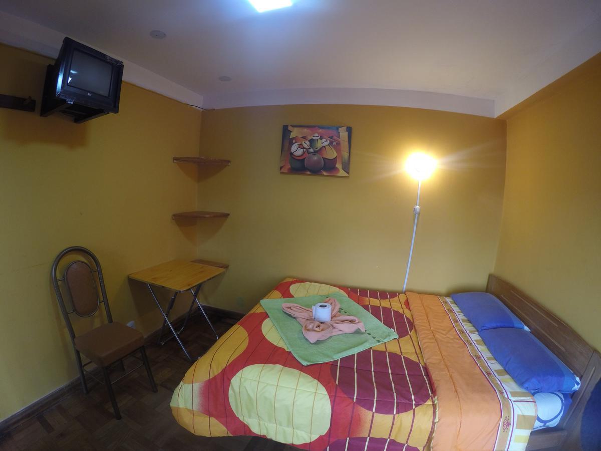 Hostal Florencia Copacabana  Buitenkant foto
