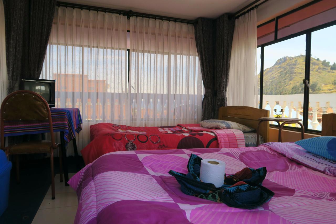 Hostal Florencia Copacabana  Buitenkant foto