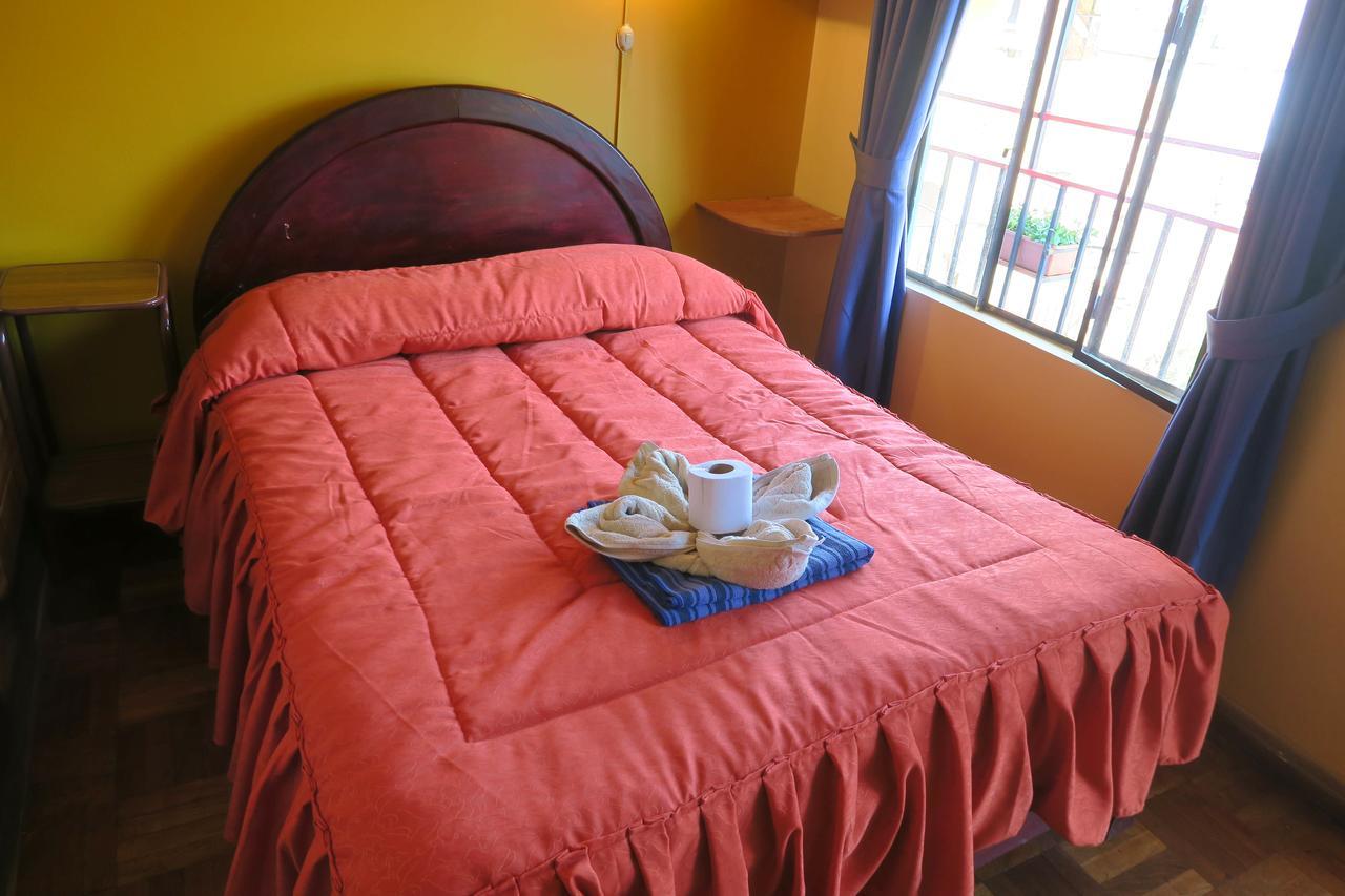 Hostal Florencia Copacabana  Buitenkant foto